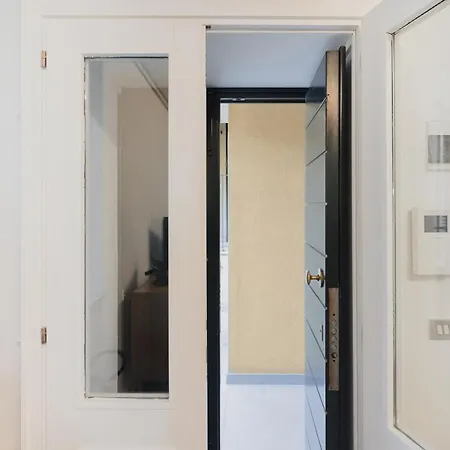 Gohost - Stylish And Charming Flat Between Navigli And Duomo شقة *